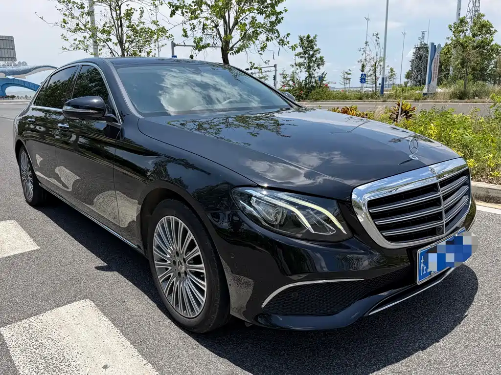 Mercedes-Benz E-Class — фото 3