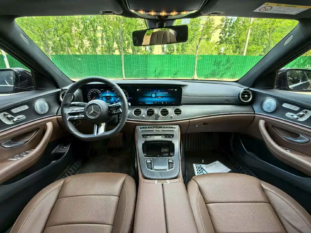 Mercedes-Benz E-Class — фото 5