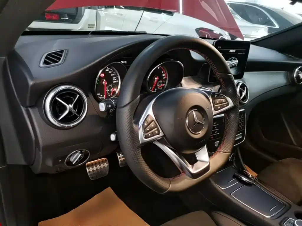 Mercedes-Benz CLA (Import) — фото 10
