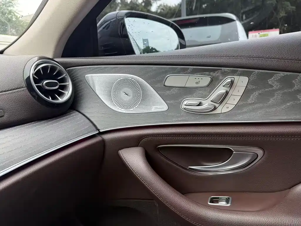 Mercedes-Benz CLS — фото 8