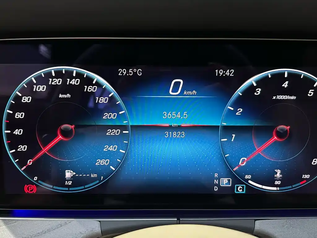 Mercedes-Benz CLS — фото 8