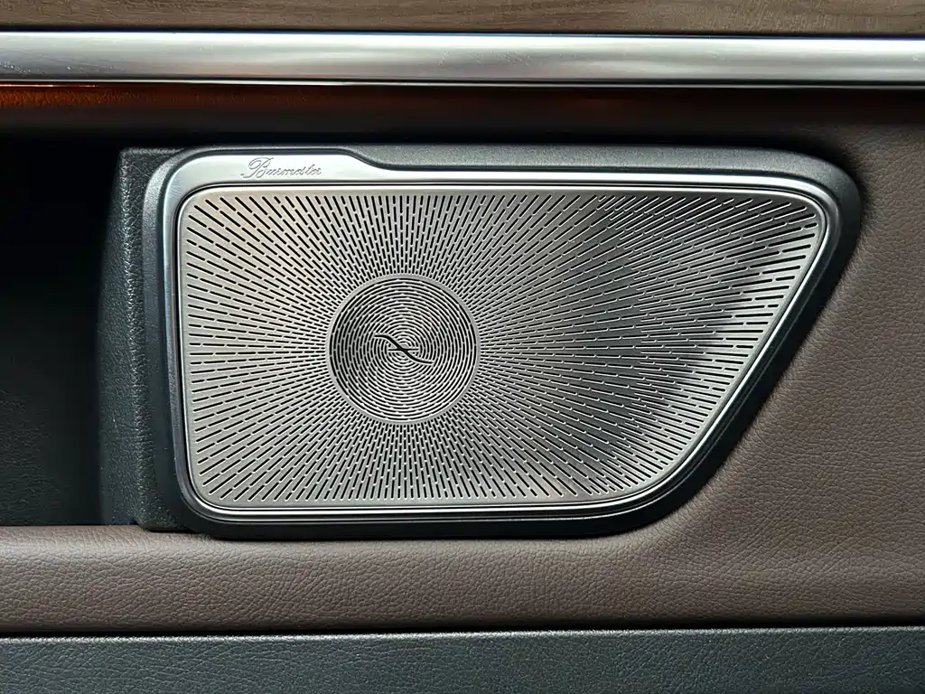 Mercedes-Benz V-Class — фото 20