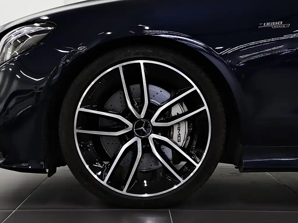 Mercedes-Benz E-Class AMG — фото 8