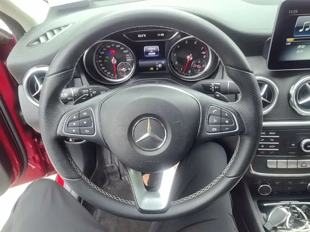 Mercedes-Benz GLA — фото 11