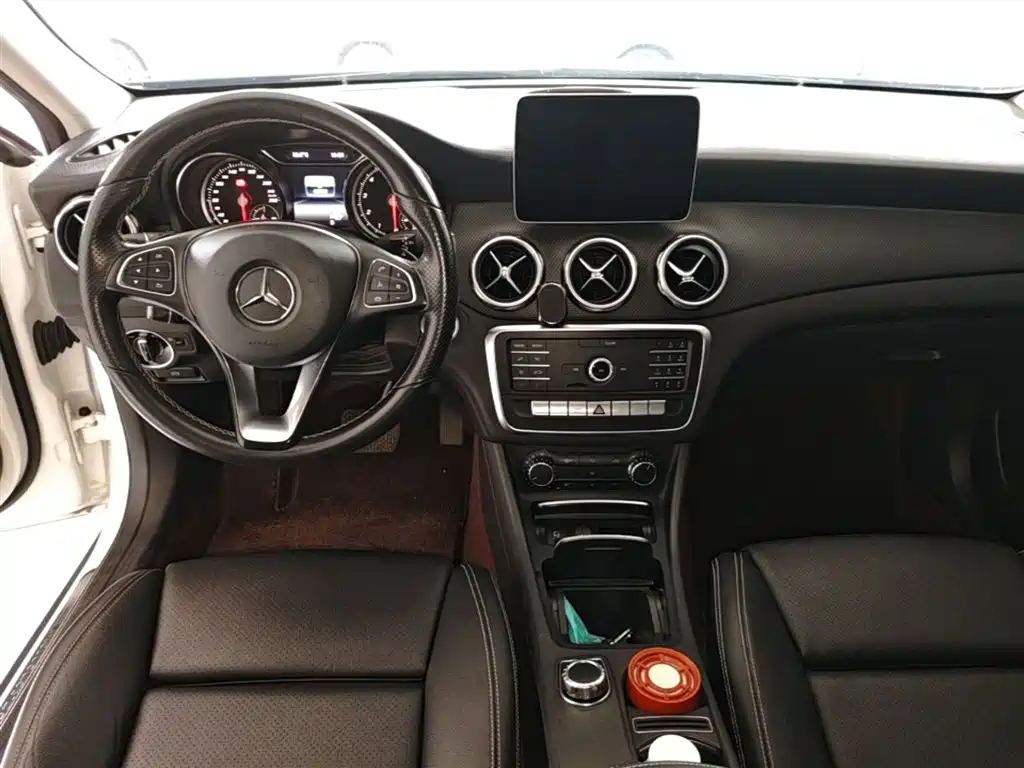 Mercedes-Benz GLA — фото 10