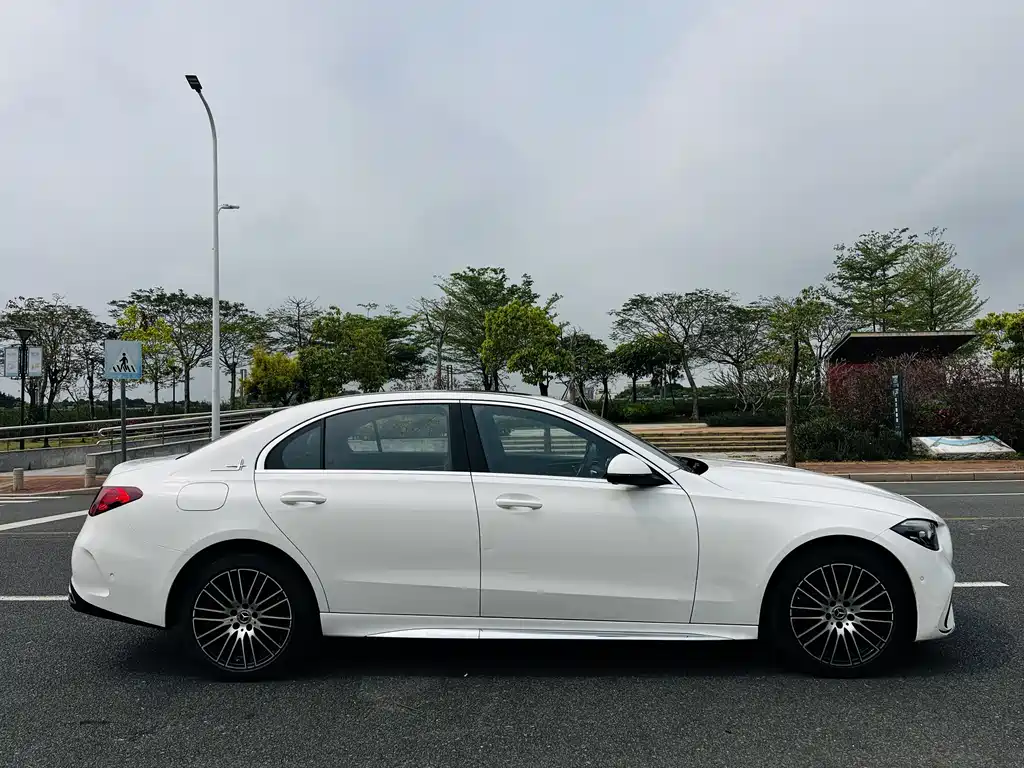 Mercedes-Benz C-Class — фото 14