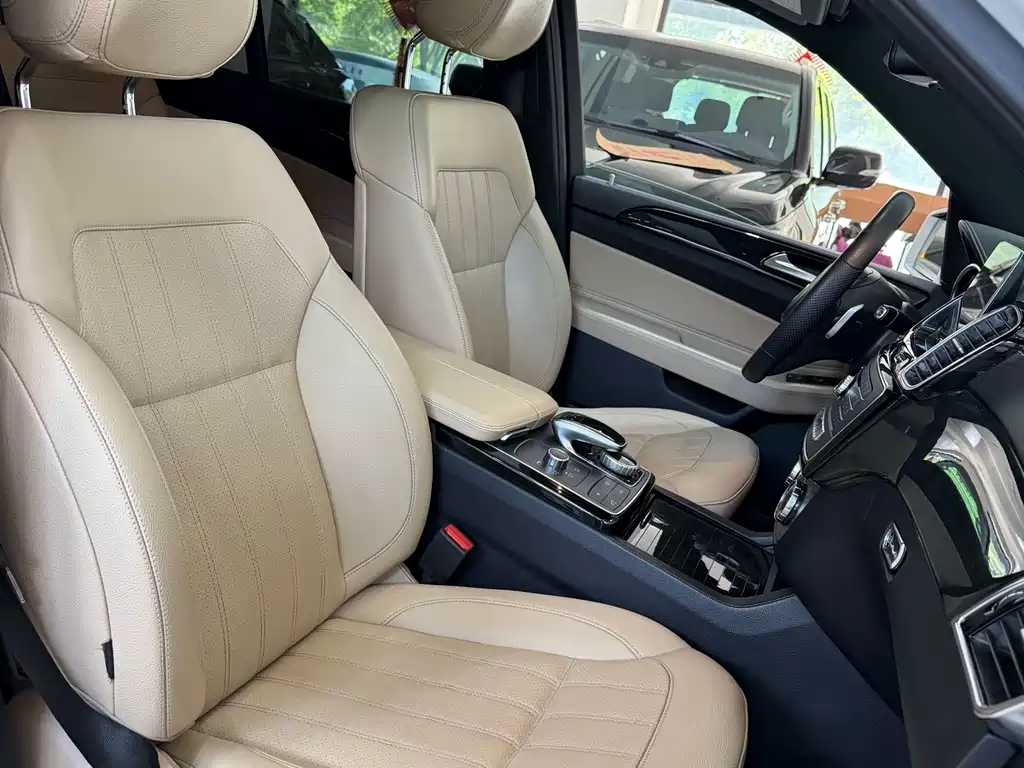Mercedes-Benz GLS — фото 10