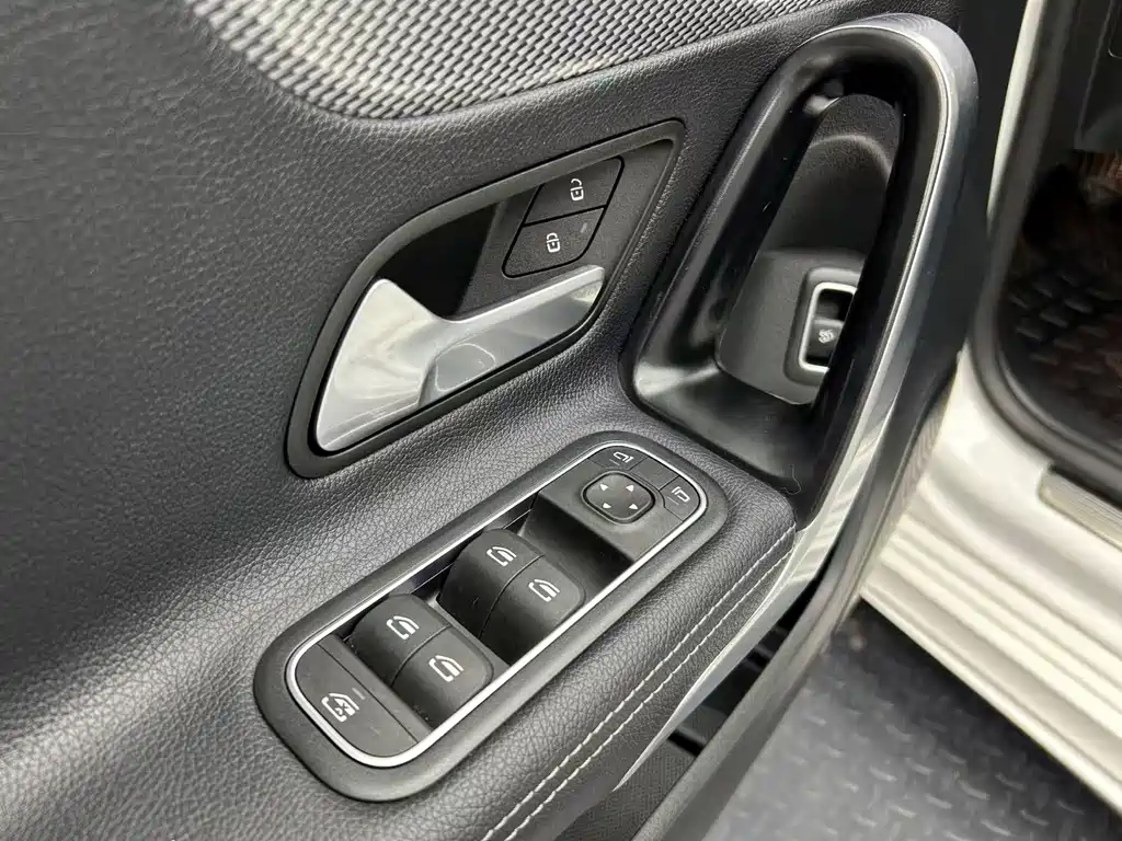 Mercedes-Benz A-Class — фото 10