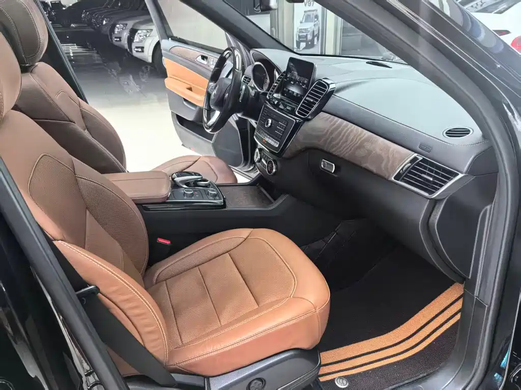 Mercedes-Benz GLS — фото 17
