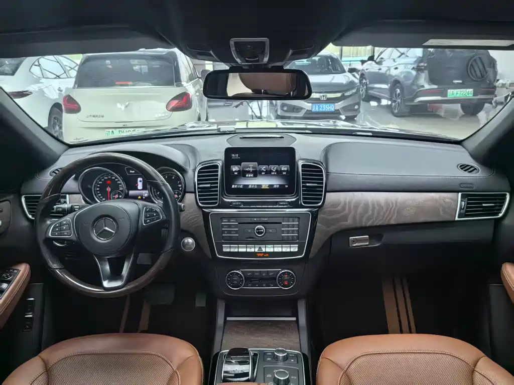 Mercedes-Benz GLS — фото 24