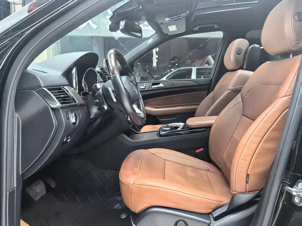 Mercedes-Benz GLS — фото 9