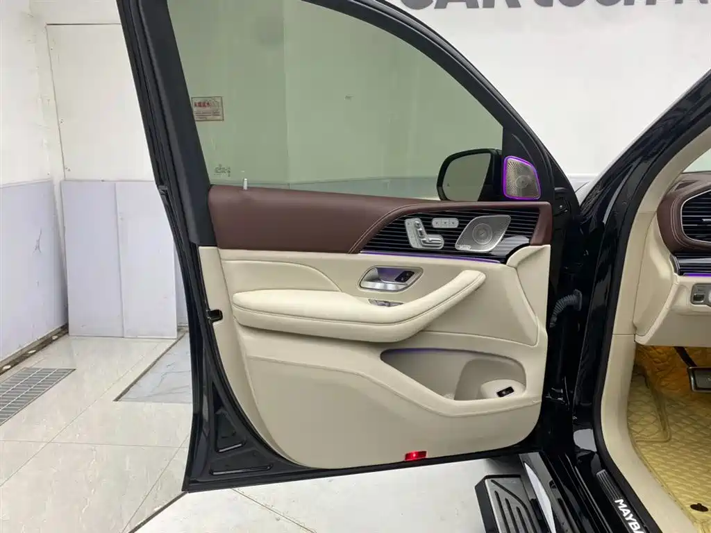 Mercedes-Benz GLS — фото 16