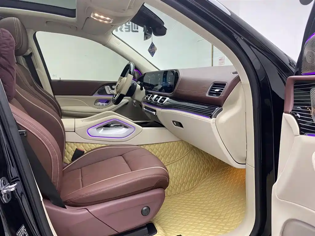 Mercedes-Benz GLS — фото 18