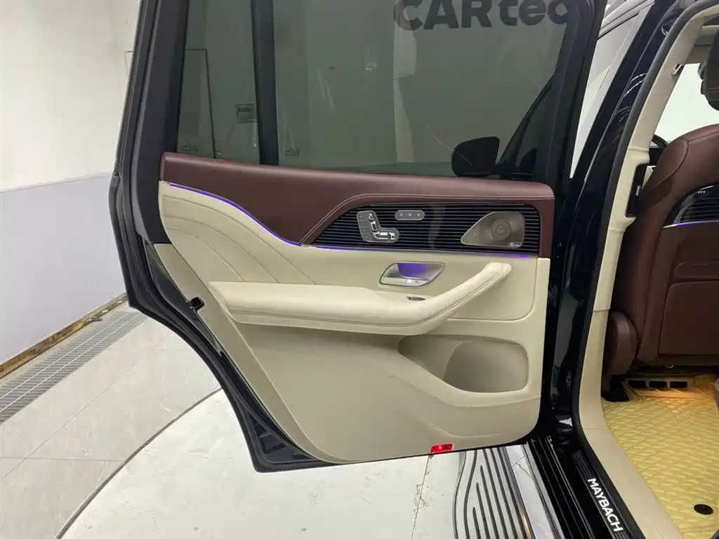 Mercedes-Benz GLS — фото 27