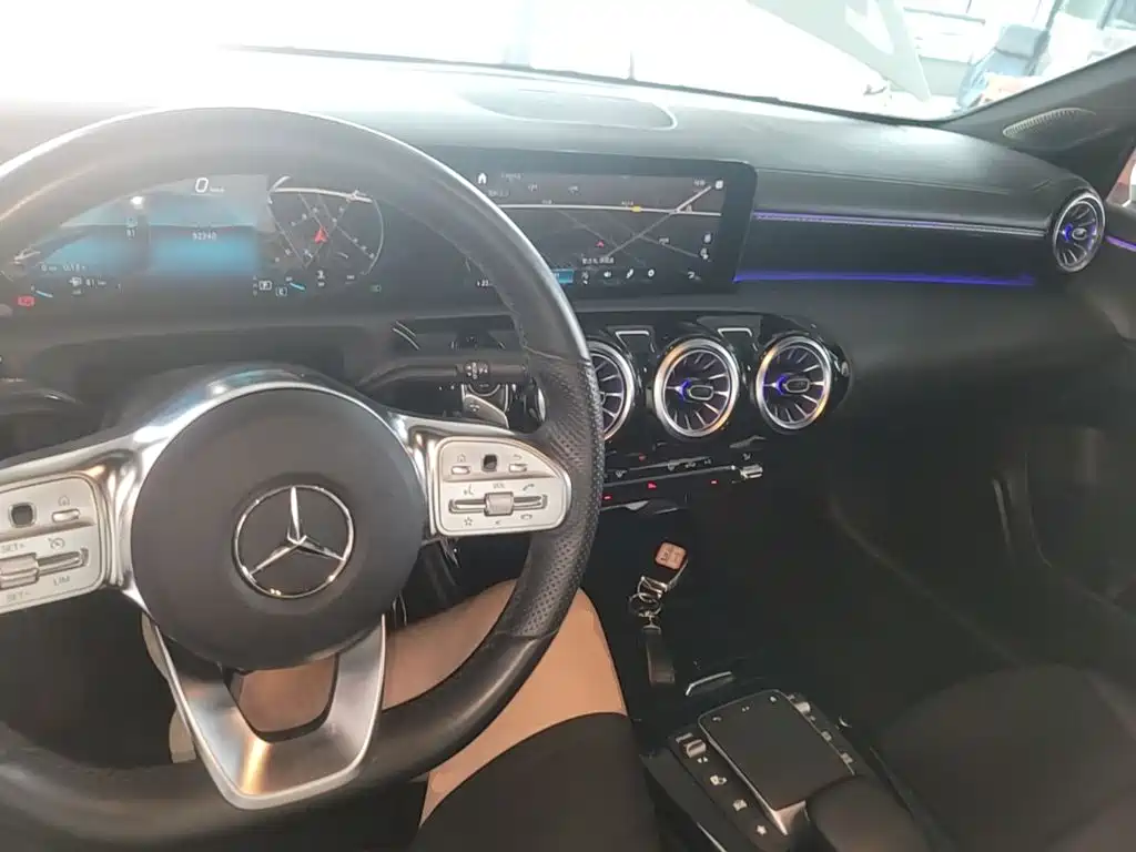 Mercedes-Benz A-Class — фото 10