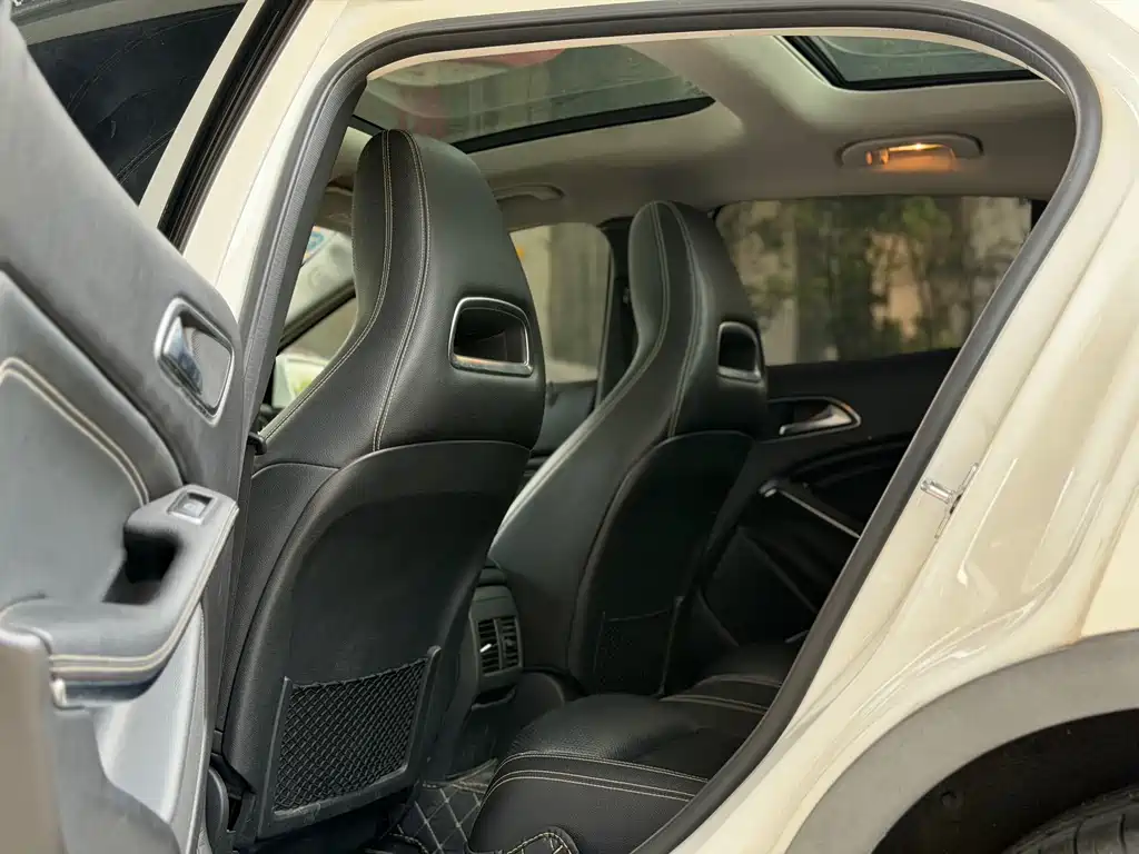 Mercedes-Benz GLA — фото 6