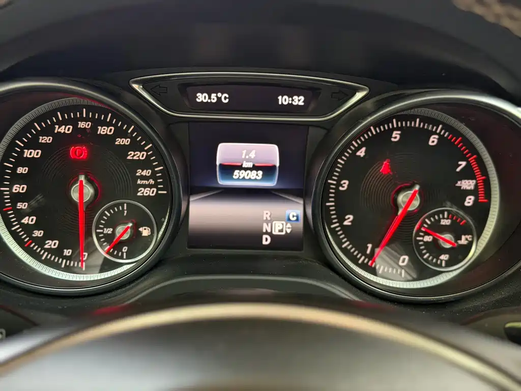 Mercedes-Benz GLA — фото 7