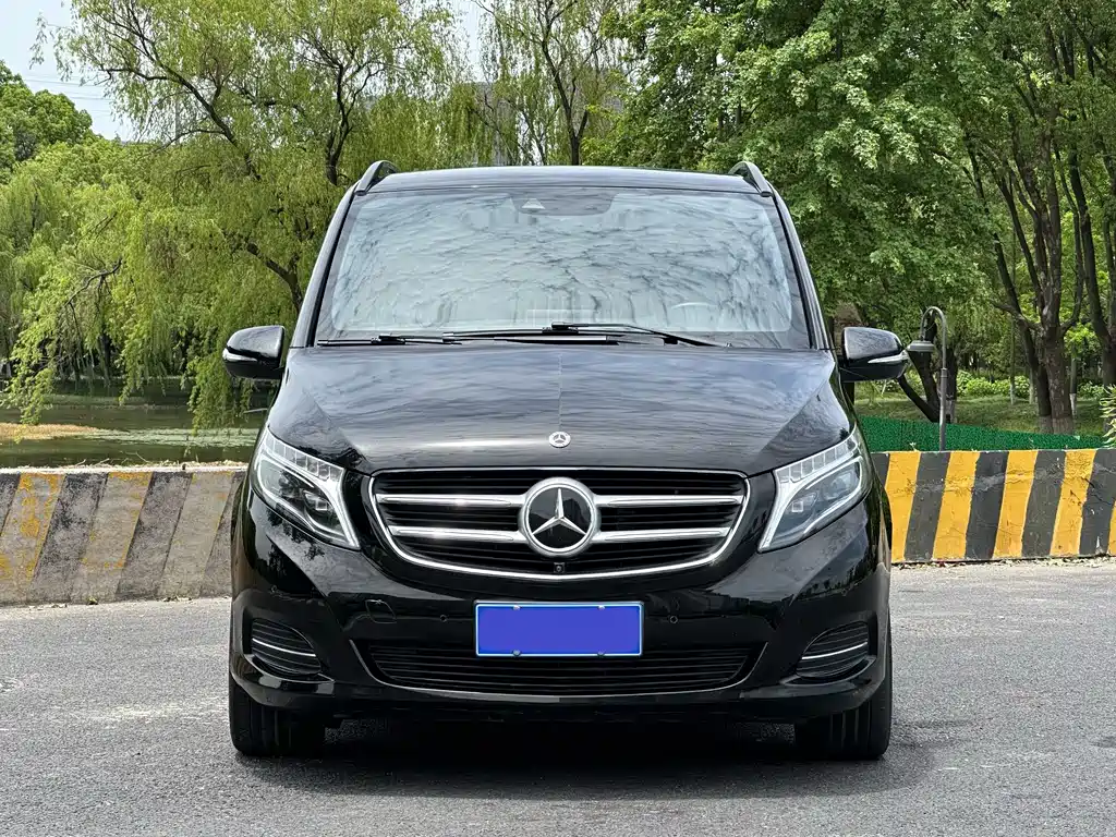 Mercedes-Benz V-Class — фото 2