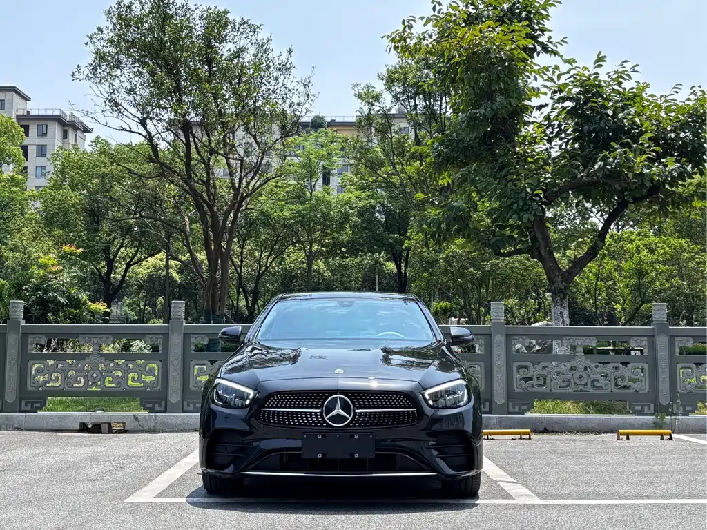 Mercedes-Benz E-Class — фото 2