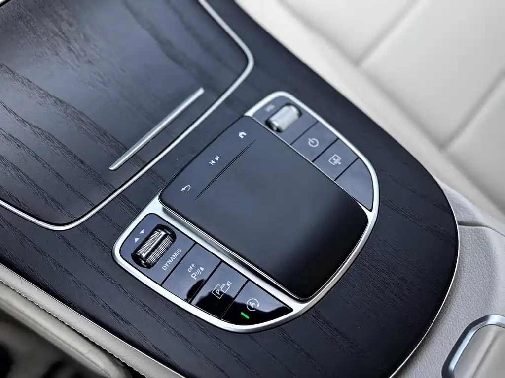 Mercedes-Benz E-Class — фото 19