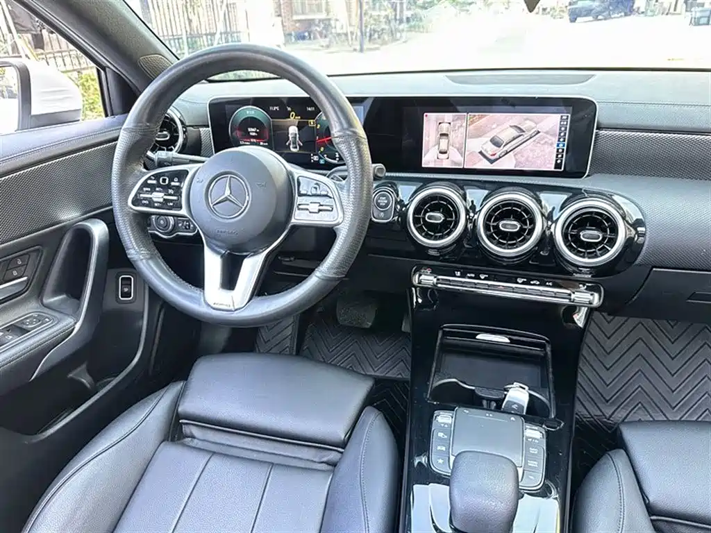 Mercedes-Benz A-Class — фото 14