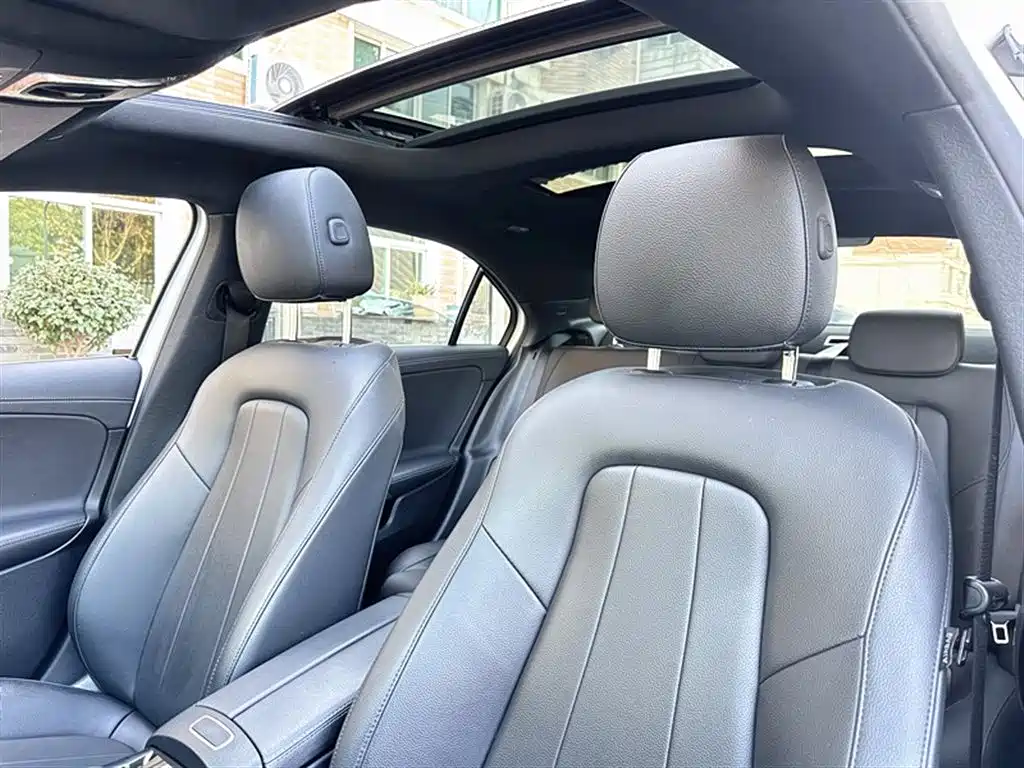 Mercedes-Benz A-Class — фото 15