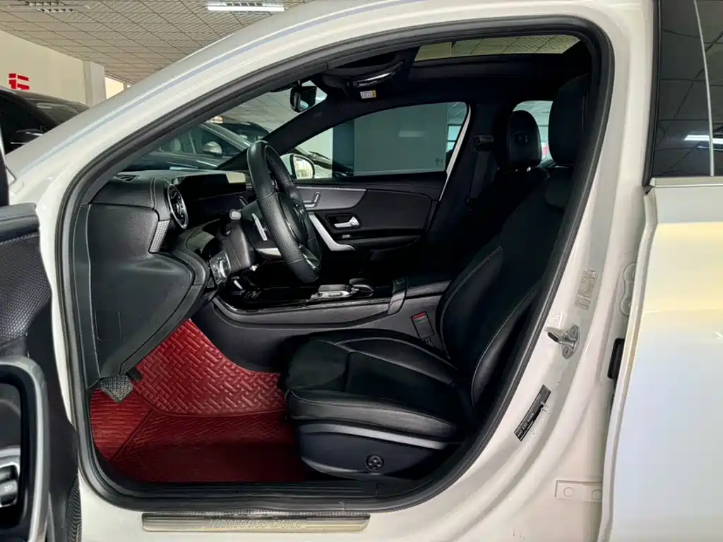 Mercedes-Benz A-Class — фото 14