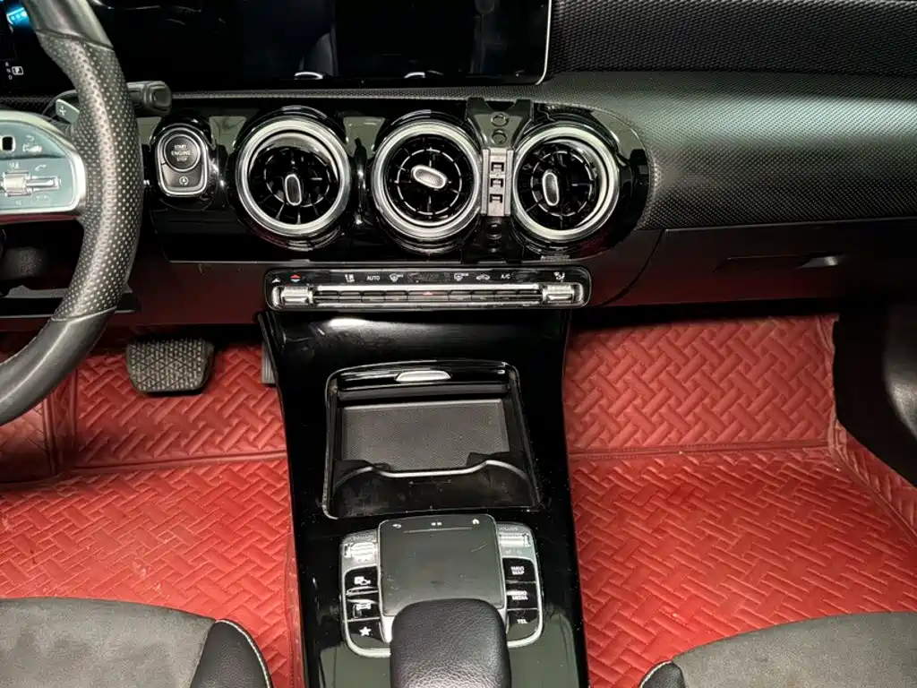 Mercedes-Benz A-Class — фото 15