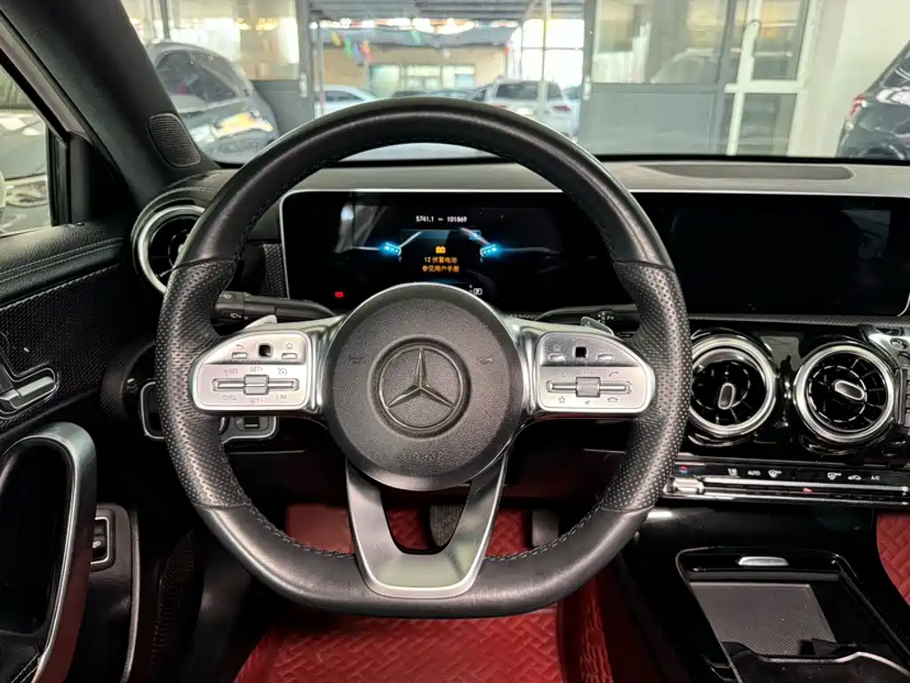 Mercedes-Benz A-Class — фото 10