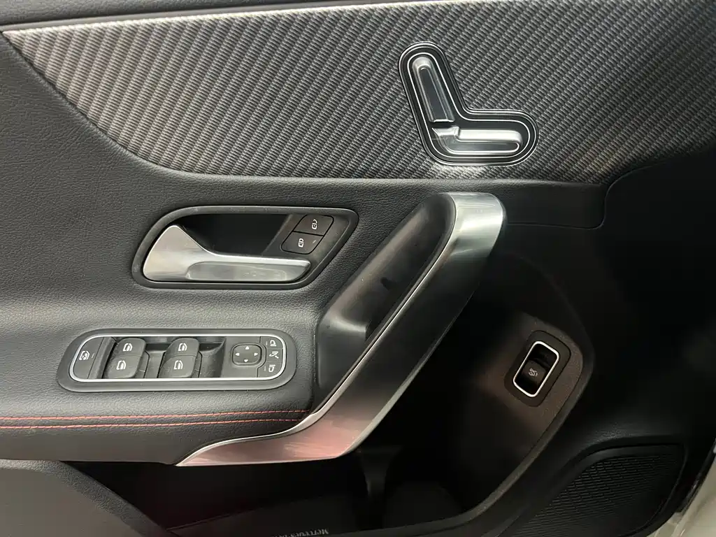 Mercedes-Benz A-Class — фото 15