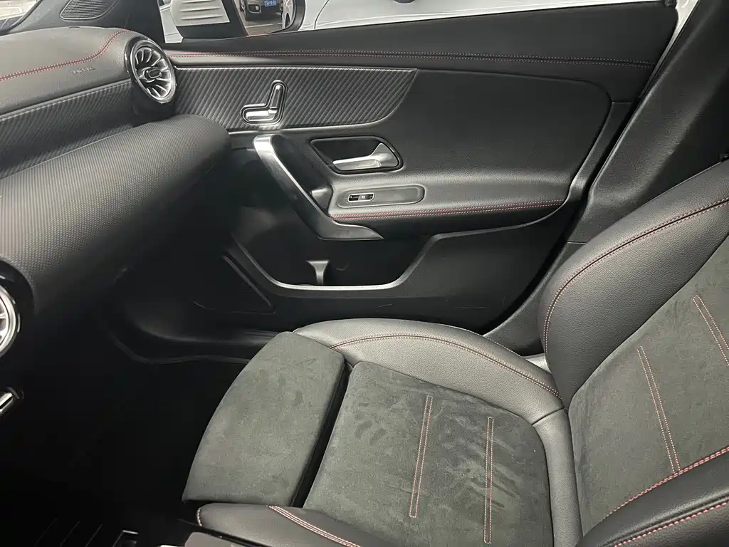 Mercedes-Benz A-Class — фото 17