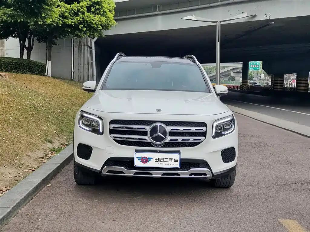 Mercedes-Benz GLB — фото 2
