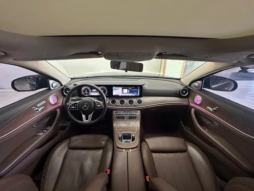 Mercedes-Benz E-Class — фото 16