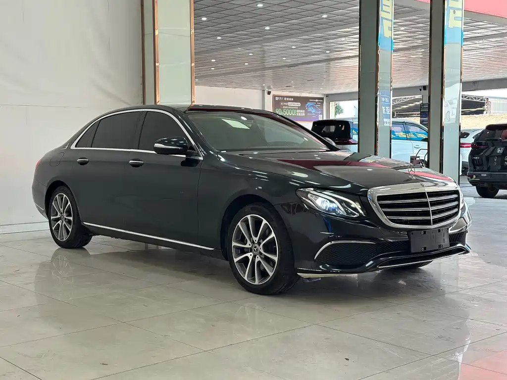 Mercedes-Benz E-Class — фото 3