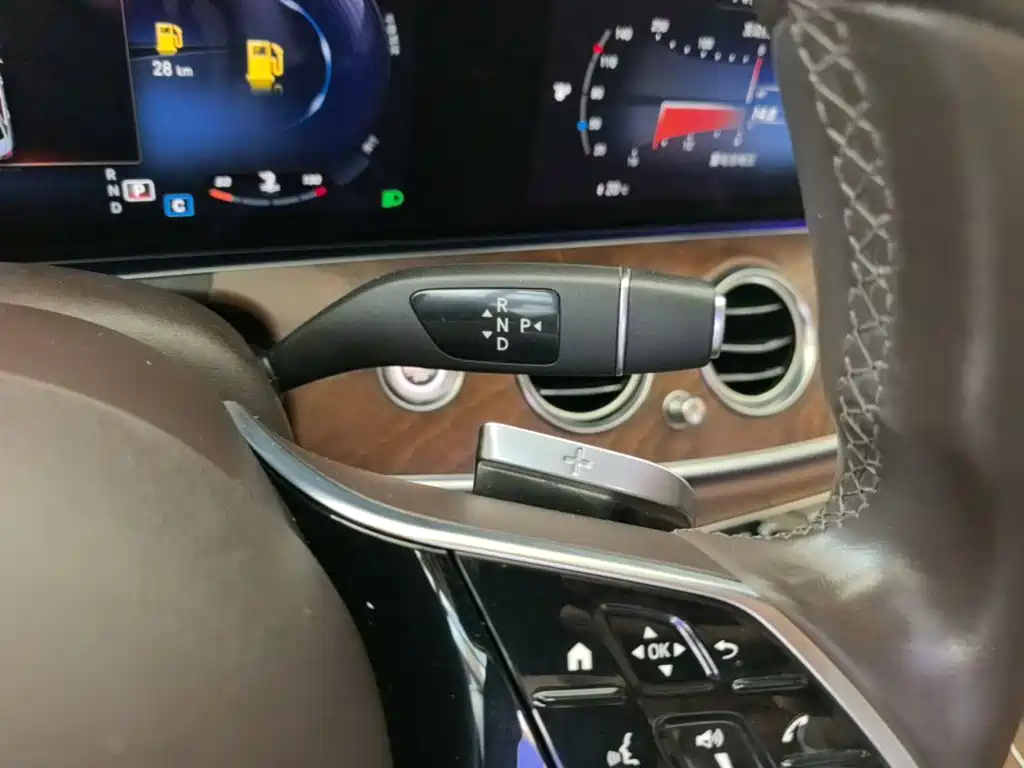 Mercedes-Benz E-Class — фото 14