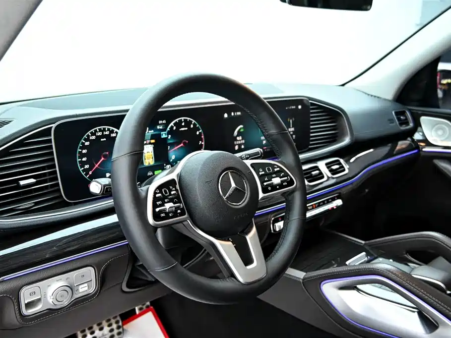 Mercedes-Benz GLS — фото 15