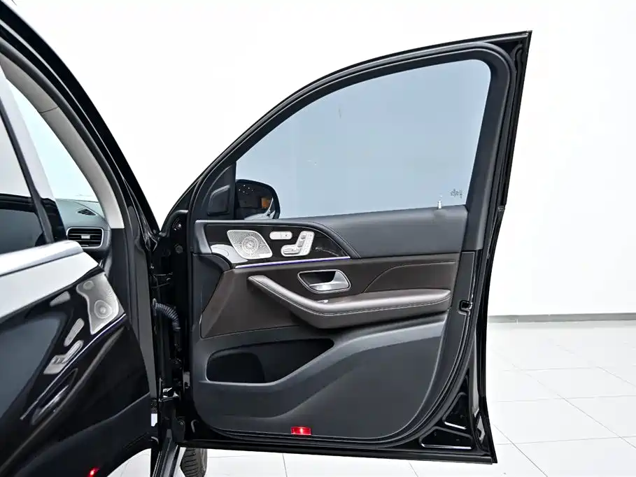 Mercedes-Benz GLS — фото 21