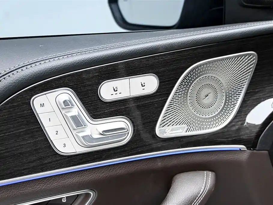 Mercedes-Benz GLS — фото 24