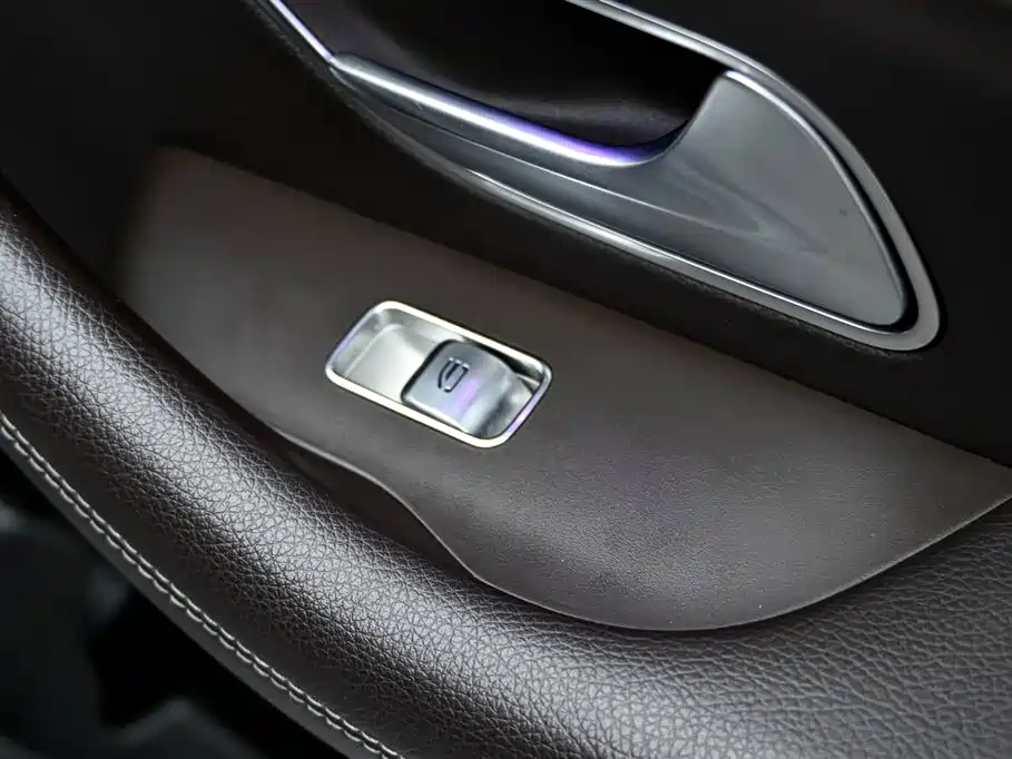 Mercedes-Benz GLS — фото 29