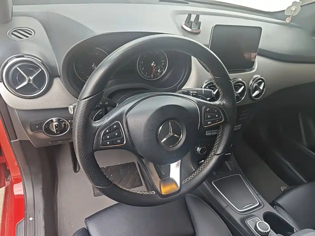 Mercedes-Benz B-Class — фото 11