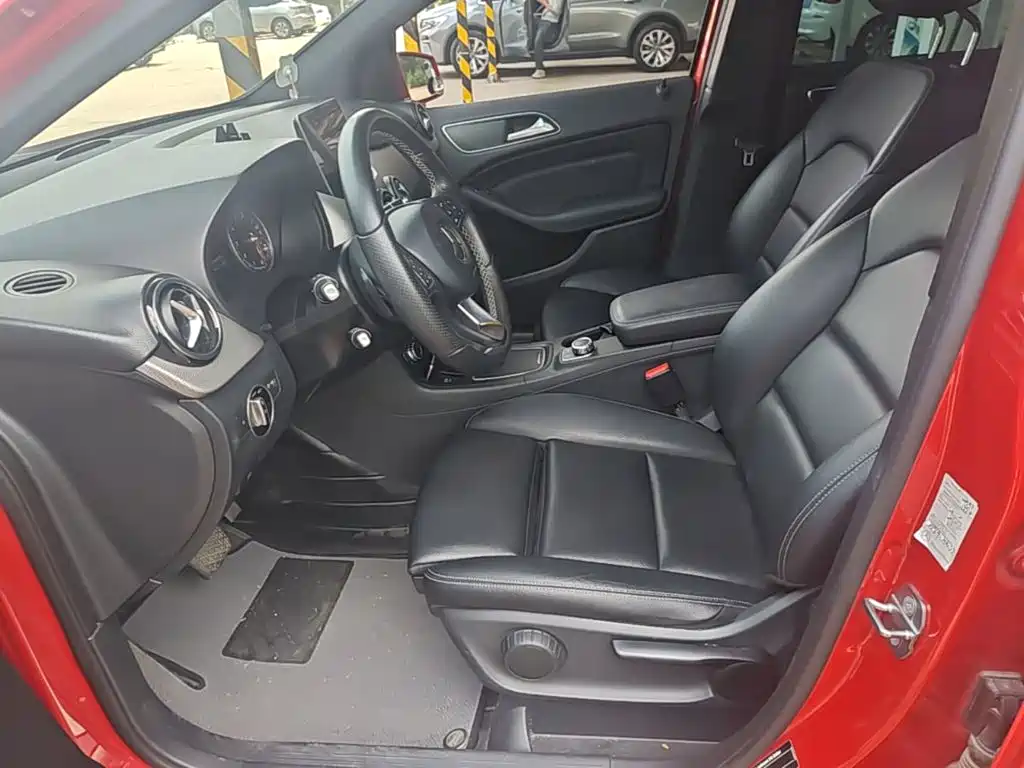 Mercedes-Benz B-Class — фото 15