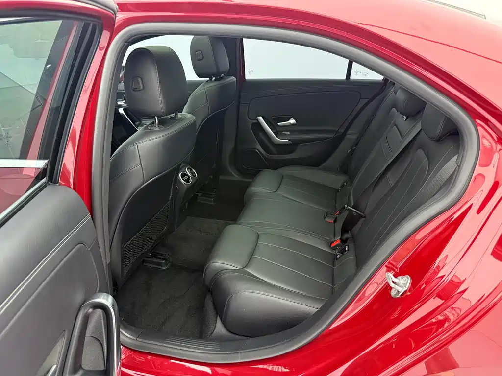 Mercedes-Benz A-Class — фото 14