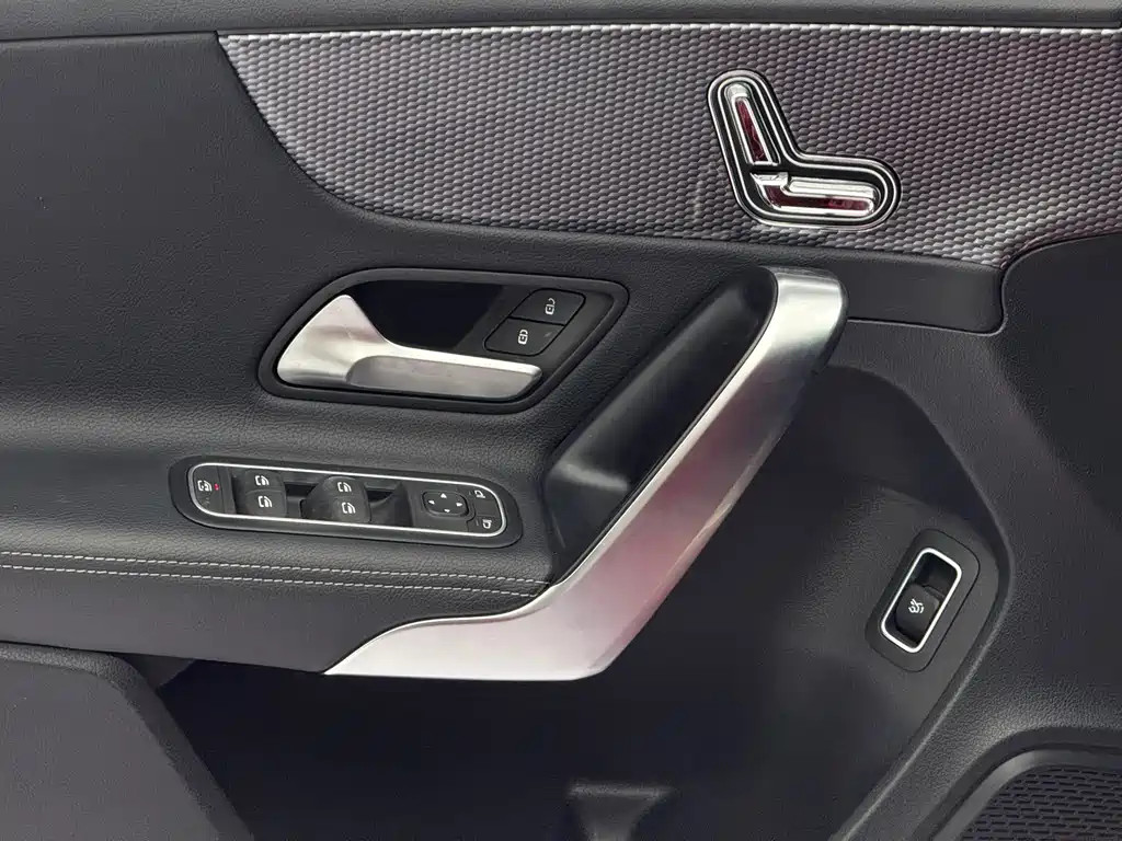 Mercedes-Benz A-Class — фото 19