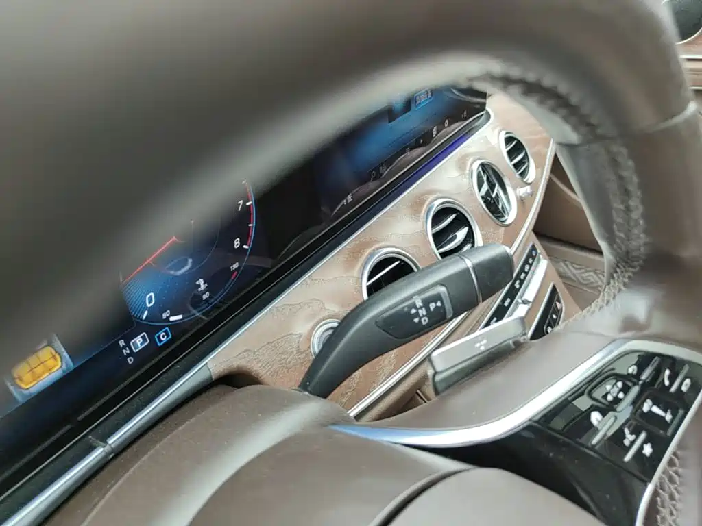 Mercedes-Benz E-Class — фото 14