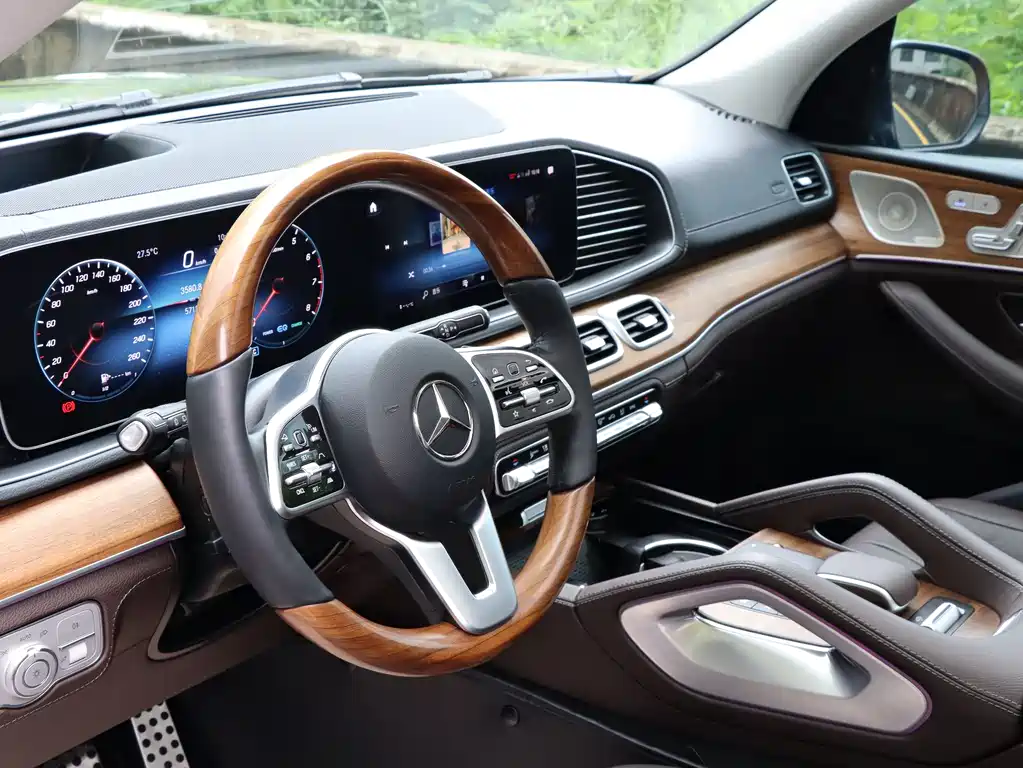 Mercedes-Benz GLS — фото 14