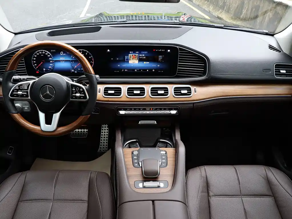 Mercedes-Benz GLS — фото 15