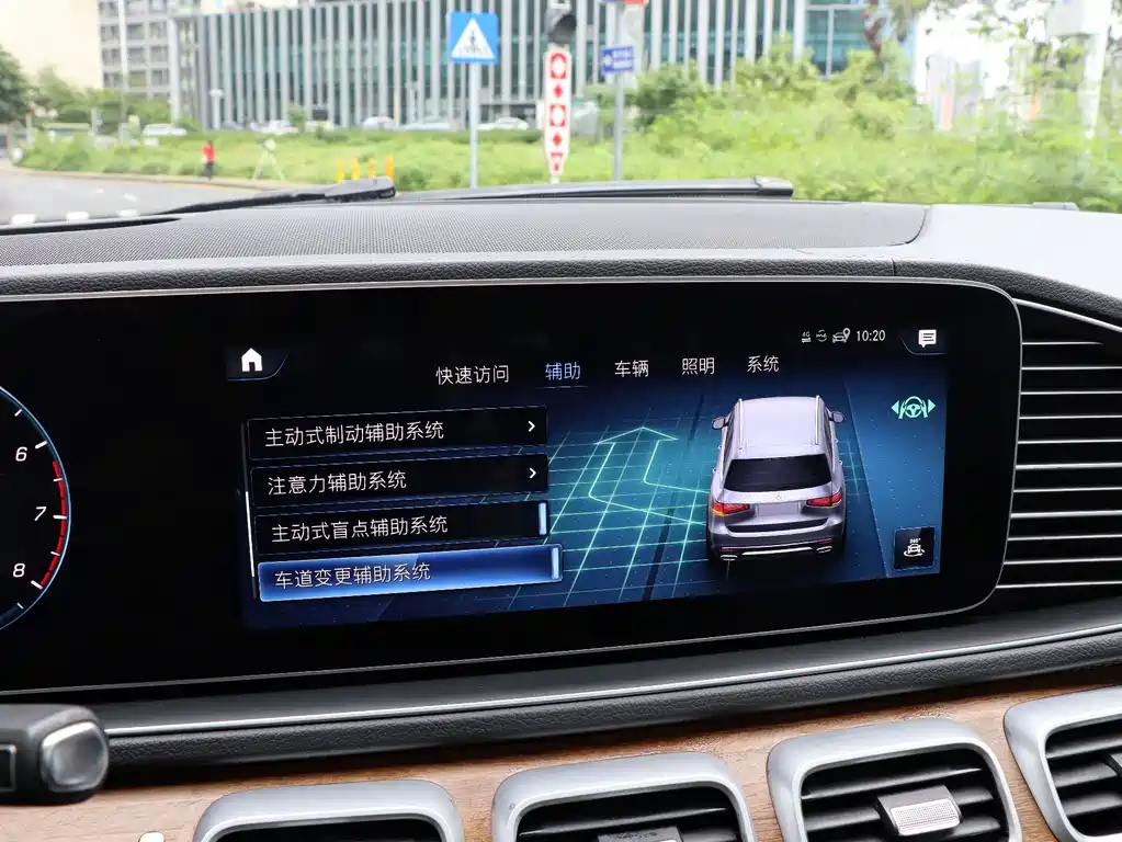 Mercedes-Benz GLS — фото 17