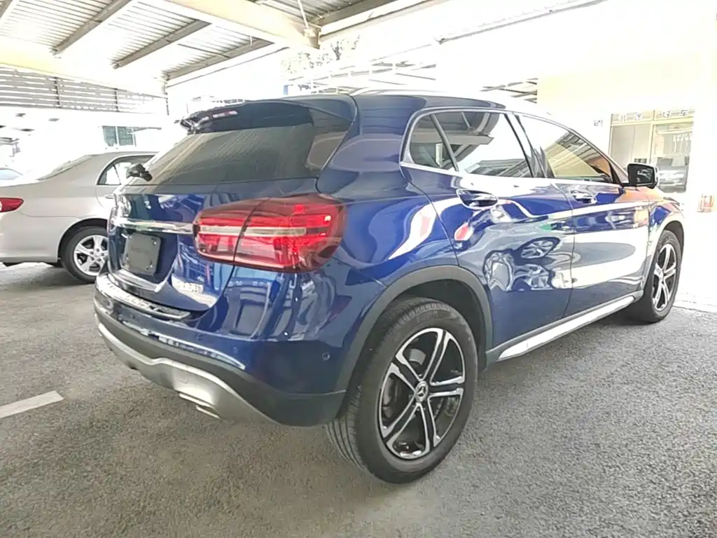 Mercedes-Benz GLA — фото 7