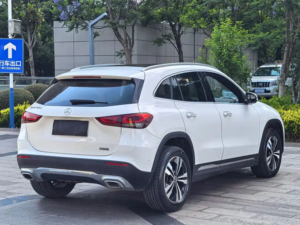 Mercedes-Benz GLA — фото 9
