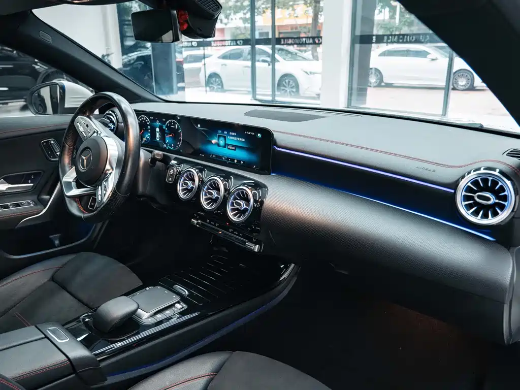 Mercedes-Benz CLA (Import) — фото 18